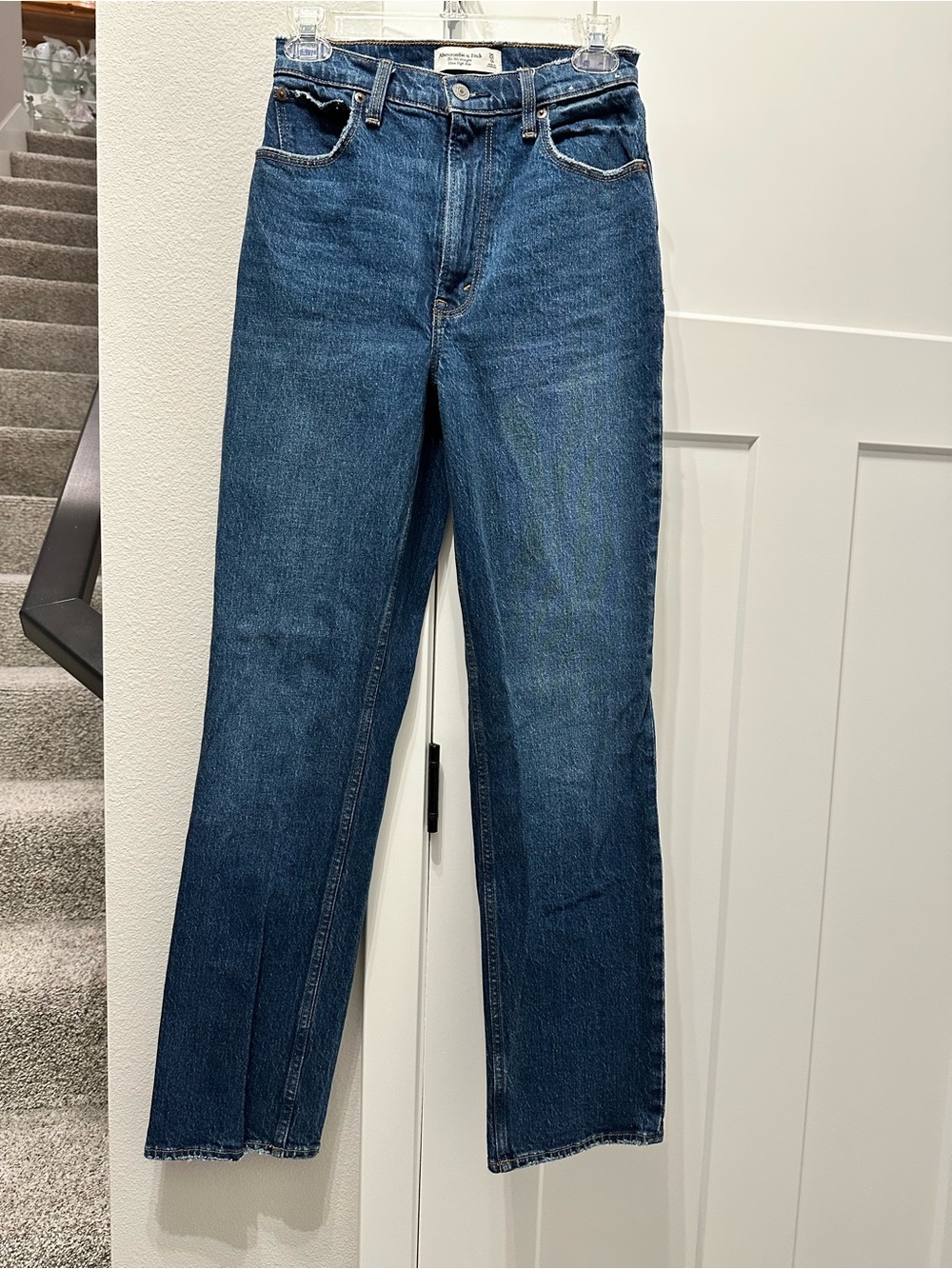 Abercrombie & Fitch Lady’s Straight Jeans in Dark Blue Denim size 25/0R